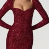 Vestido corto con escote corazón y adornos de Sephina en rojo