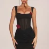 Vestido corto con falda drapeada y corsé Miller en negro