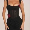 Vestido corto con falda drapeada y corsé Miller en negro