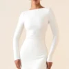 Vestido corto con fruncidos y espalda abierta Brenna en modal blanco