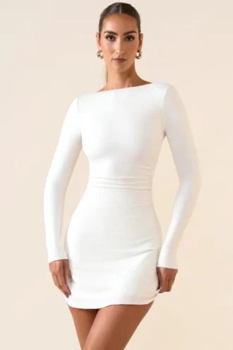 Vestido corto con fruncidos y espalda abierta Brenna en modal blanco