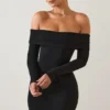 Vestido corto con hombros descubiertos Oriana de modal en negro