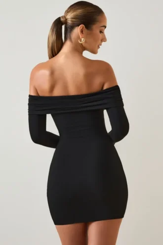 Vestido corto con hombros descubiertos Oriana de modal en negro