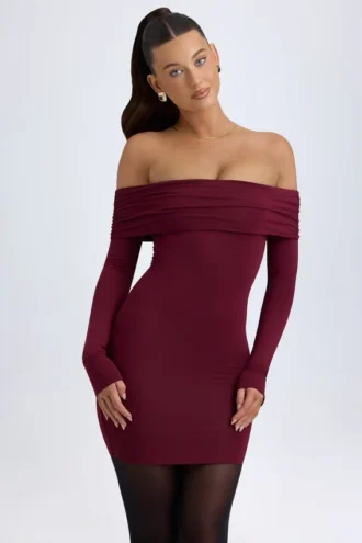 Vestido corto con hombros descubiertos Oriana Modal en rojo vino