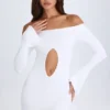 Vestido corto con hombros descubiertos y aberturas Madelina en blanco