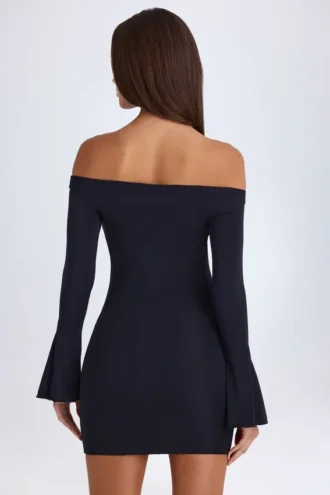 Vestido corto con hombros descubiertos y aberturas Madelina en negro