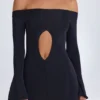 Vestido corto con hombros descubiertos y aberturas Madelina en negro