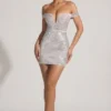 Vestido corto con hombros descubiertos y adornos Leonora en blanco Vestido corto con hombros descubiertos y adornos Leonora en blanco