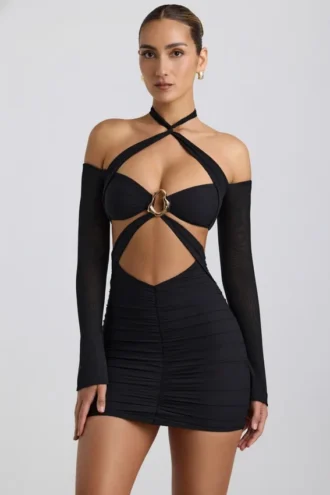 Vestido corto con hombros descubiertos y fruncidos Kemina en negro