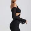 Vestido corto con hombros descubiertos y fruncidos Kemina en negro Vestido corto con hombros descubiertos y fruncidos Kemina en negro