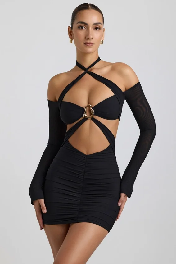 Vestido corto con hombros descubiertos y fruncidos Kemina en negro Vestido corto con hombros descubiertos y fruncidos Kemina en negro