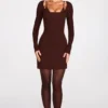 Vestido corto con sujetador de encaje de manga larga de modal acanalado Caris en marrón chocolate Vestido corto con sujetador de encaje de manga larga de modal acanalado Caris en marrón chocolate