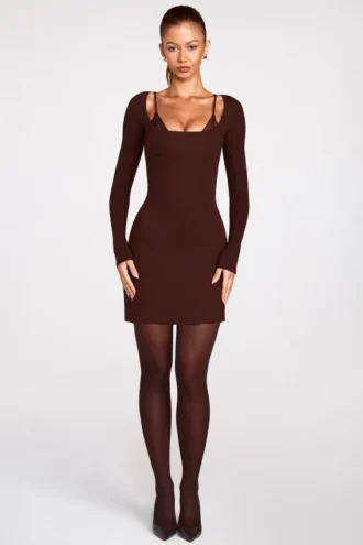 Vestido corto con sujetador de encaje de manga larga de modal acanalado Caris en marrón chocolate