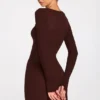 Vestido corto con sujetador de encaje de manga larga de modal acanalado Caris en marrón chocolate Vestido corto con sujetador de encaje de manga larga de modal acanalado Caris en marrón chocolate