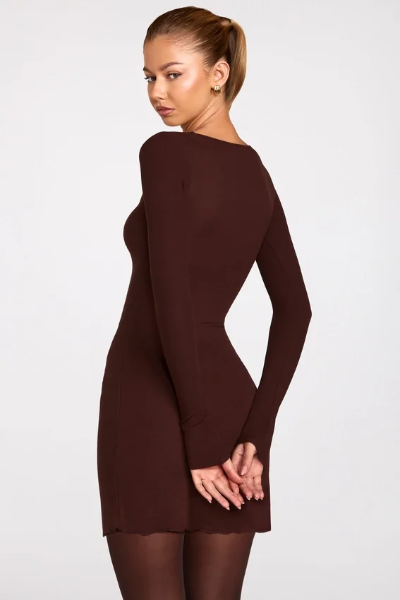 Vestido corto con sujetador de encaje de manga larga de modal acanalado Caris en marrón chocolate Vestido corto con sujetador de encaje de manga larga de modal acanalado Caris en marrón chocolate