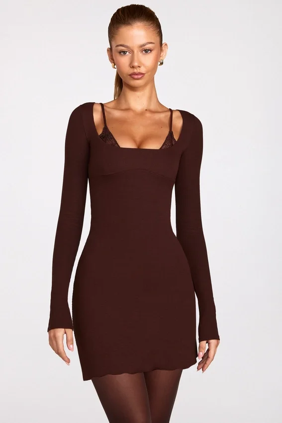 Vestido corto con sujetador de encaje de manga larga de modal acanalado Caris en marrón chocolate Vestido corto con sujetador de encaje de manga larga de modal acanalado Caris en marrón chocolate