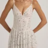 Vestido corto con volantes y adornos Orren en blanco Vestido corto con volantes y adornos Orren en blanco