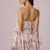 Vestido corto con volantes y hombros descubiertos de Birdie con estampado floral Primrose Vestido corto con volantes y hombros descubiertos de Birdie con estampado floral Primrose