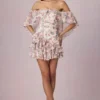 Vestido corto con volantes y hombros descubiertos de Birdie con estampado floral Primrose Vestido corto con volantes y hombros descubiertos de Birdie con estampado floral Primrose