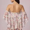Vestido corto con volantes y hombros descubiertos de Birdie con estampado floral Primrose Vestido corto con volantes y hombros descubiertos de Birdie con estampado floral Primrose