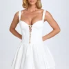 Vestido corto corsé con cordones y pliegues Analise en blanco