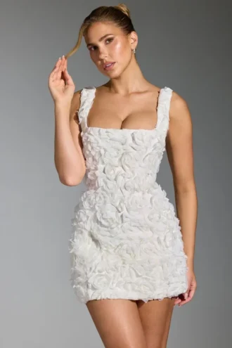 Vestido corto corsé con cuello cuadrado y apliques florales Posy en blanco