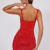 Vestido corto corsé con escote corazón y adornos Ines en rojo fuego Vestido corto corsé con escote corazón y adornos Ines en rojo fuego