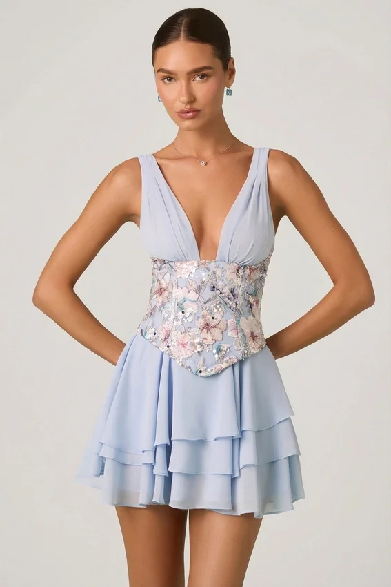 Vestido corto corsé con volantes y adornos Sakura en azul floral Vestido corto corsé con volantes y adornos Sakura en azul floral
