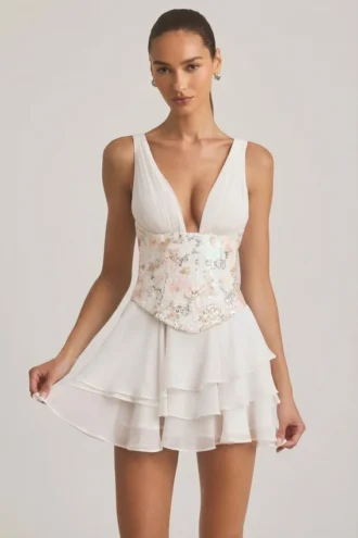 Vestido corto corsé con volantes y adornos Sakura en marfil