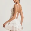 Vestido corto corsé con volantes y adornos Sakura en marfil
