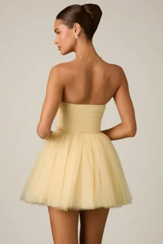 Vestido corto corsé de tul Dottie en amarillo