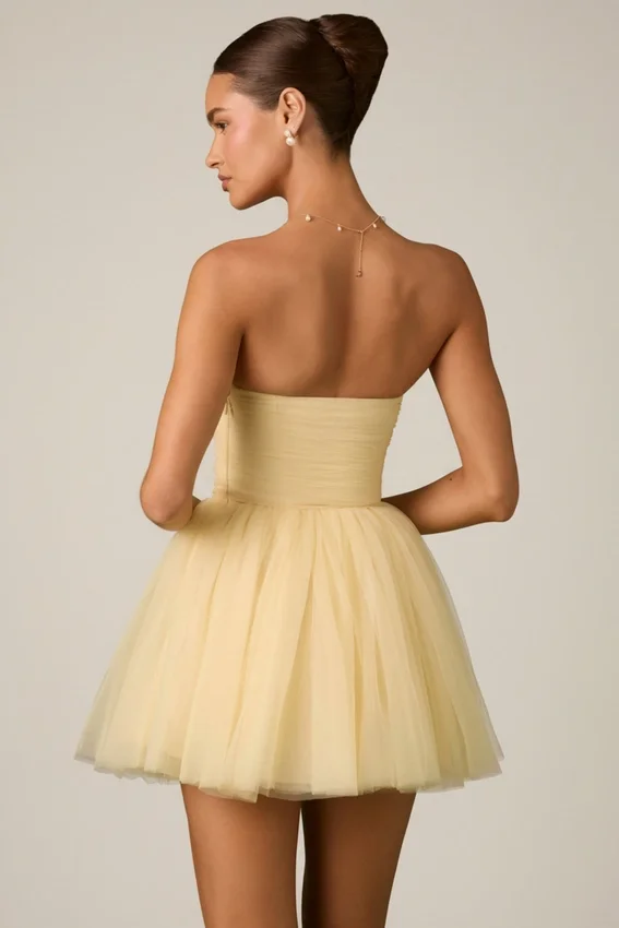 Vestido corto corsé de tul Dottie en amarillo Vestido corto corsé de tul Dottie en amarillo
