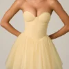 Vestido corto corsé de tul Dottie en amarillo Vestido corto corsé de tul Dottie en amarillo