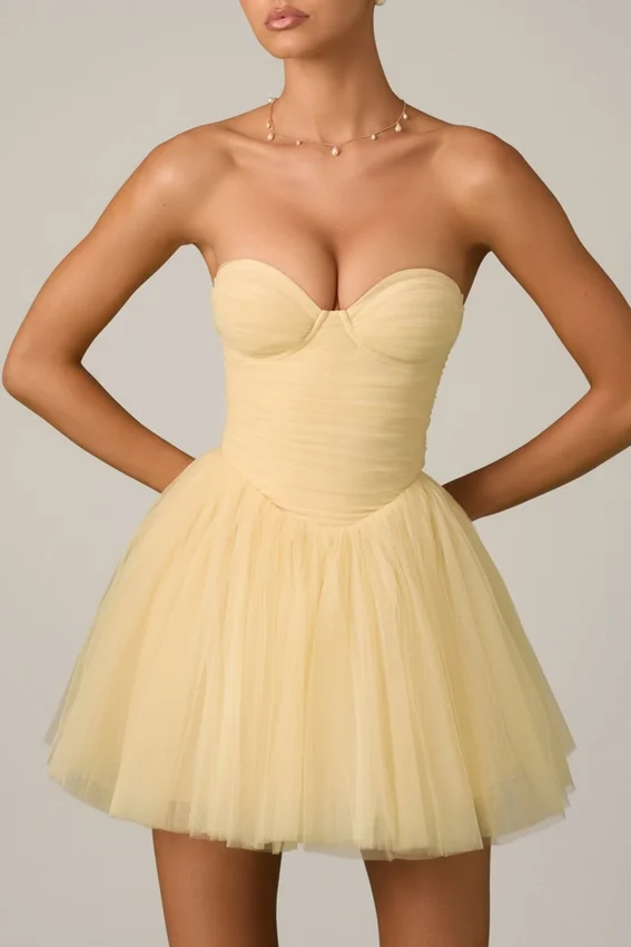 Vestido corto corsé de tul Dottie en amarillo Vestido corto corsé de tul Dottie en amarillo