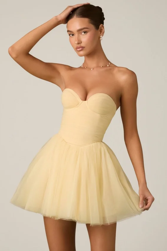 Vestido corto corsé de tul Dottie en amarillo Vestido corto corsé de tul Dottie en amarillo