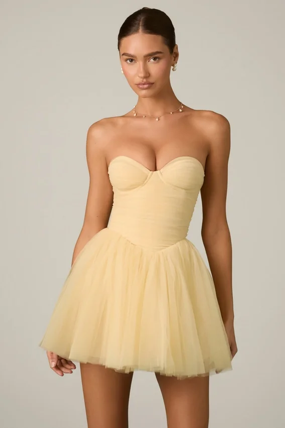 Vestido corto corsé de tul Dottie en amarillo Vestido corto corsé de tul Dottie en amarillo