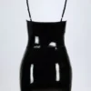 Vestido corto corsé de vinilo Coratina en negro Vestido corto corsé de vinilo Coratina en negro