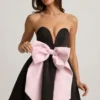 Vestido corto corsé Norina con lazo en negro Vestido corto corsé Norina con lazo en negro
