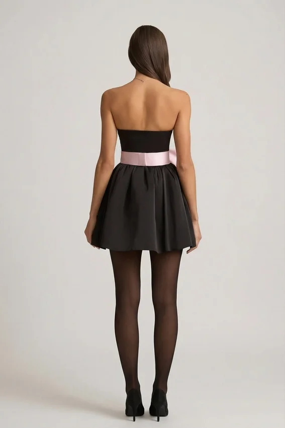Vestido corto corsé Norina con lazo en negro Vestido corto corsé Norina con lazo en negro
