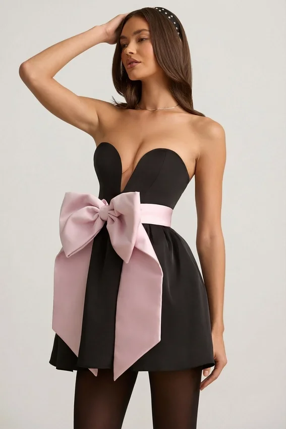 Vestido corto corsé Norina con lazo en negro Vestido corto corsé Norina con lazo en negro