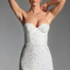 Vestido corto corsé sin tirantes con adornos Crystella en blanco