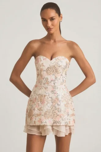 Vestido corto corsé sin tirantes con adornos Eliselle en color marfil