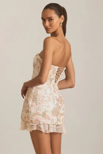 Vestido corto corsé sin tirantes con adornos Eliselle en color marfil