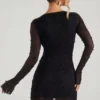 Vestido corto cruzado con adornos Chelsea de corte en A en negro Vestido corto cruzado con adornos Chelsea de corte en A en negro