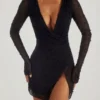 Vestido corto cruzado con adornos Chelsea de corte en A en negro Vestido corto cruzado con adornos Chelsea de corte en A en negro