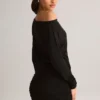 Vestido corto cruzado con hombros al aire Mira Modal en negro Vestido corto cruzado con hombros al aire Mira Modal en negro