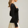Vestido corto Darline con pliegues en capas y corte corsé en negro Vestido corto Darline con pliegues en capas y corte corsé en negro