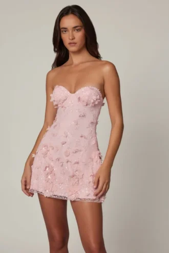 Vestido corto de corte A con adornos Edita en rosa ballet