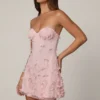 Vestido corto de corte A con adornos Edita en rosa ballet Vestido corto de corte A con adornos Edita en rosa ballet