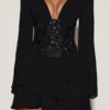 Vestido corto de corte A con adornos y corsé de gasa Reinara en negro Vestido corto de corte A con adornos y corsé de gasa Reinara en negro